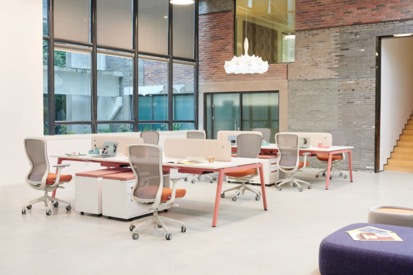 stol aeroflex fx v pisarni