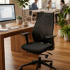 Delovni stol dynamic air v2 v prostoru