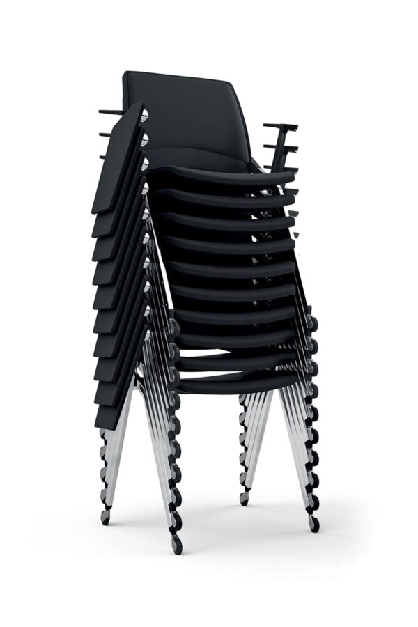 nalagalni konferencni stol lakendo s kolesi